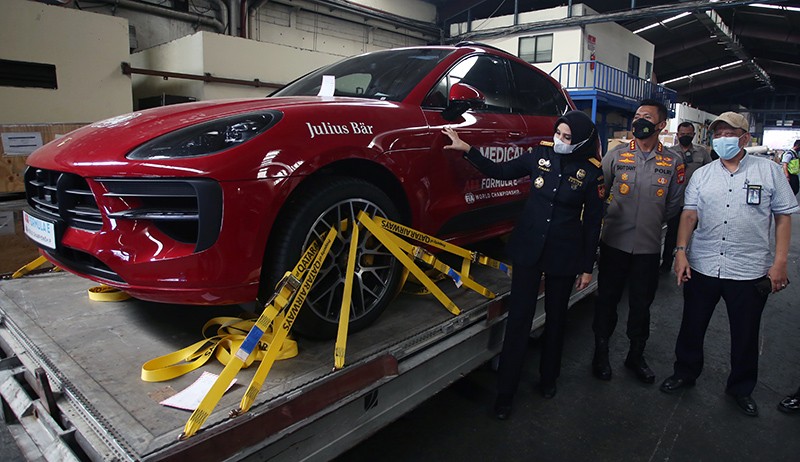Penampakan Safety Car Formula E Tiba di Bandara Soekarno Hatta - Bagian 2