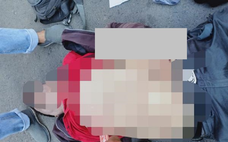 title Diduga Lelah Dorong Motor, Pria Ini Jatuh di Jalan lalu Meninggal Diduga Lelah Dorong Motor, Pria Ini Jatuh di Jalan lalu Meninggal