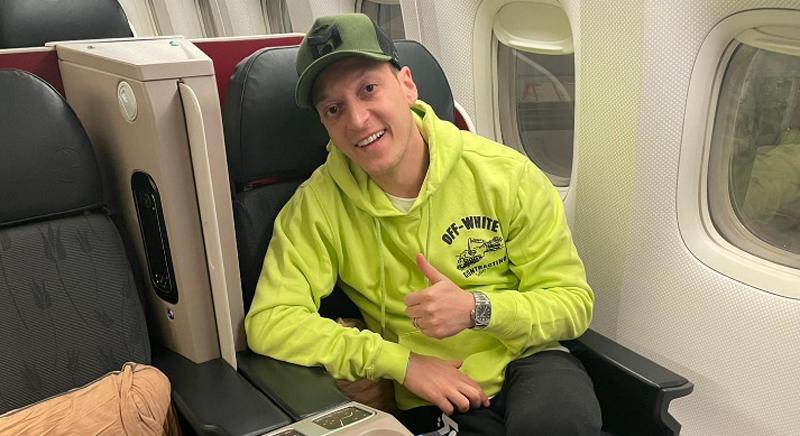 Terbang ke Jakarta, Mesut Ozil Jadi Gabung RANS Cilegon FC?