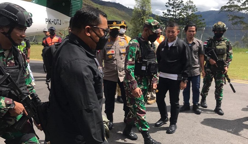 title Mantan Danjen Kopassus Kunjungi Puncak Jaya Papua, Ada Apa? Mantan Danjen Kopassus Kunjungi Puncak Jaya Papua, Ada Apa?