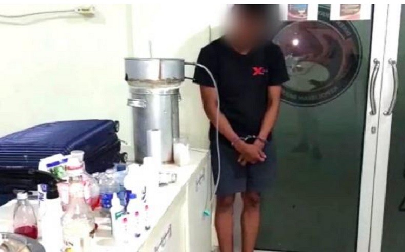 title Uji Coba Bikin Sabu di Laboratorium Mini, Pemuda Pangkalpinang Ditangkap Polisi Uji Coba Bikin Sabu di Laboratorium Mini, Pemuda Pangkalpinang Ditangkap Polisi