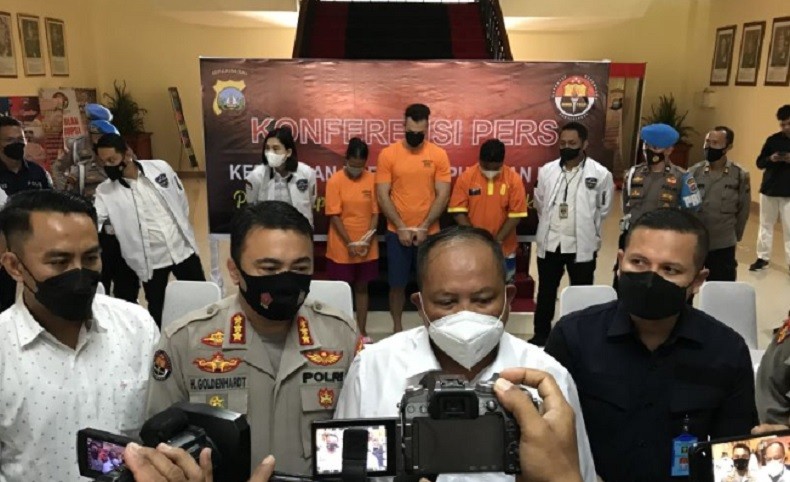 title Terungkap! Pelaku Skimming ATM Cairkan Uang Pakai Kartu Duplikat Terungkap! Pelaku Skimming ATM Cairkan Uang Pakai Kartu Duplikat