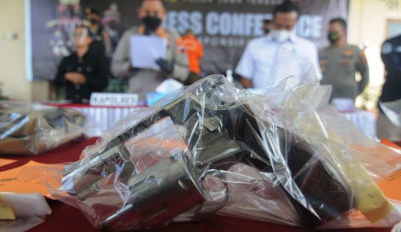 TNI Gadungan Jual Senjata Api Rakitan melalui Media Sosial - Bagian 2