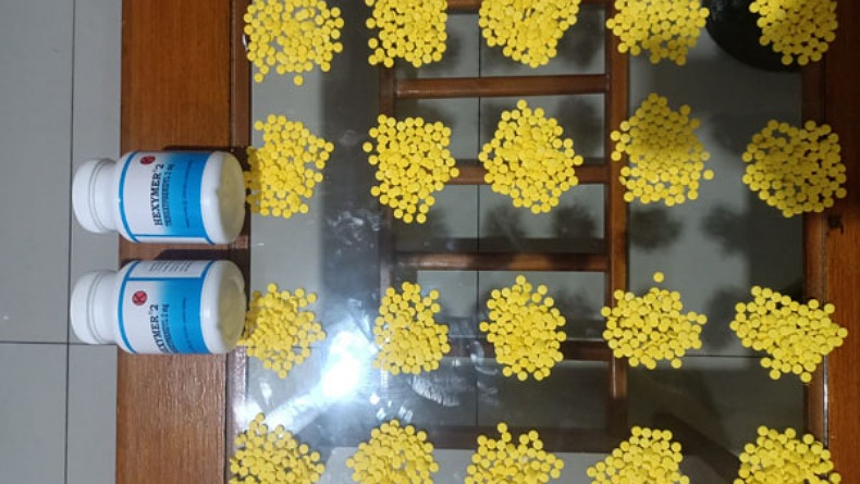 title Bongkar Peredaran Obat Keras di Manado, Polisi Tangkap 3 Pengedar Pil Trihexyphenidyl Bongkar Peredaran Obat Keras di Manado, Polisi Tangkap 3 Pengedar Pil Trihexyphenidyl