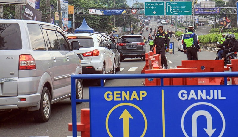 Begini Padatnya Kendaraan Menuju Kawasan Puncak Bogor - Bagian 3