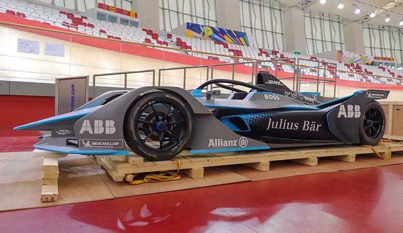 Penampakan Mobil Balap Formula E saat Unboxing, Siap Mengaspal di Sirkuit Ancol - Bagian 1