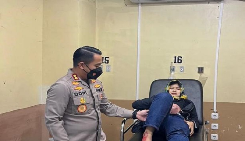 title Viral Kapolres Cianjur Bopong dan Evakuasi Korban Laka, Bupati: Hatur Nuhun Viral Kapolres Cianjur Bopong dan Evakuasi Korban Laka, Bupati: Hatur Nuhun