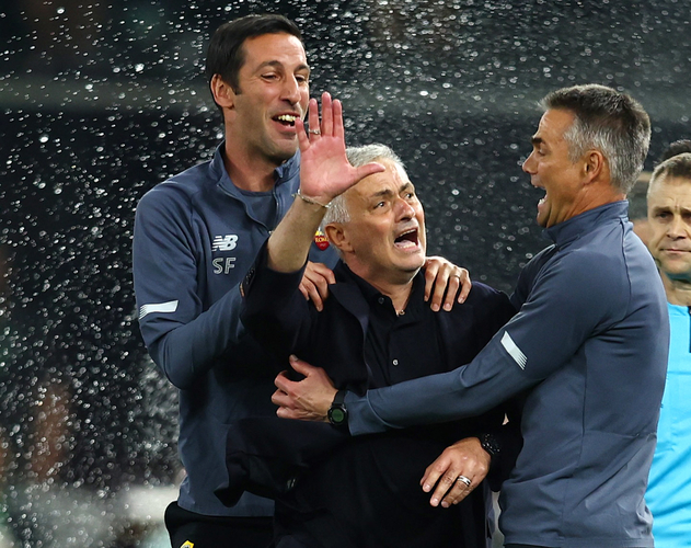 Jose Mourinho Trending Topic Medsos usai Bawa AS Roma Juara Liga Konferensi Eropa 2021/2022