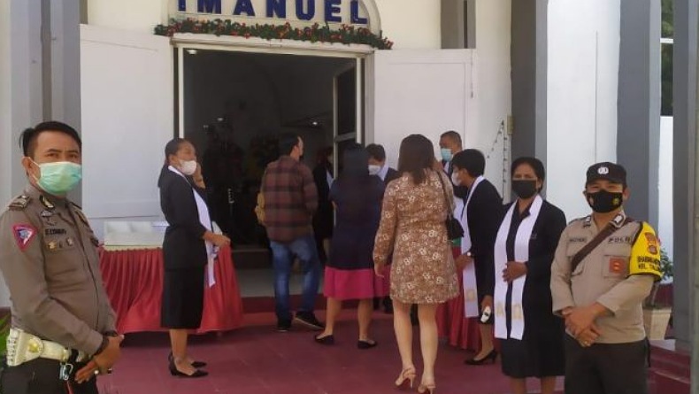 Polres Gorontalo Kota Jaga Gereja pada Hari Kenaikan Yesus Kristus
