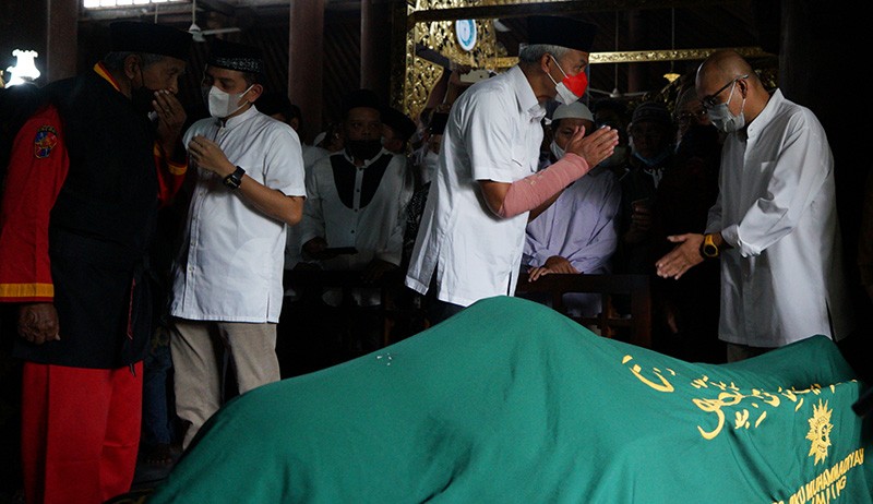 Suasana Persemayaman Jenazah Buya Syafii Maarif di Masjid Gede Kauman - Bagian 3