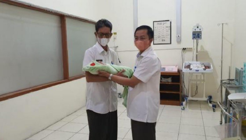 title Orang Tua Terungkap, Bayi Dibuang di Pangkalan Bun Akan Diserahkan ke Keluarga Orang Tua Terungkap, Bayi Dibuang di Pangkalan Bun Akan Diserahkan ke Keluarga