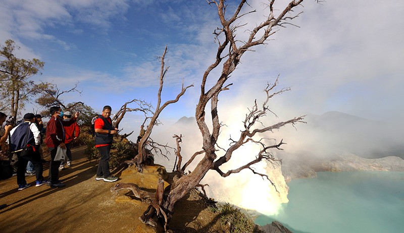Pesona Gunung Ijen dengan Kawah Berwarna Hijau Toska - Bagian 2