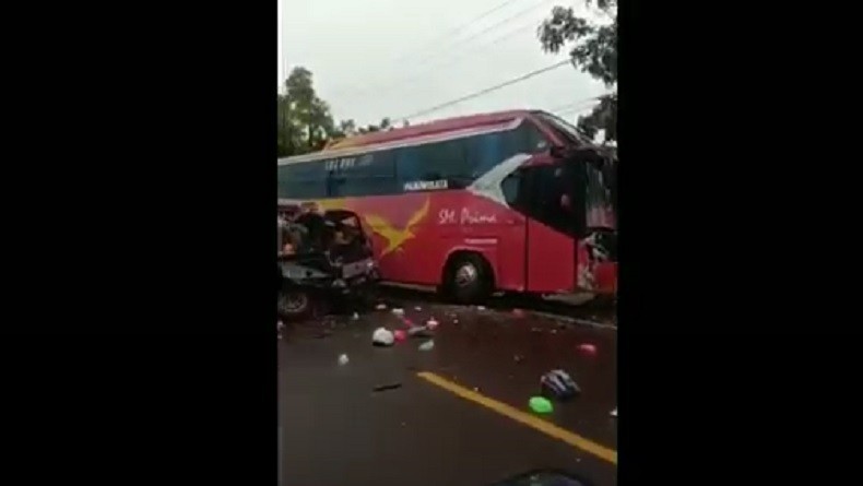 Kronologi Kecelakaan Maut di Serang, Pemotor Jatuh lalu Tertabrak Mobil Pikap