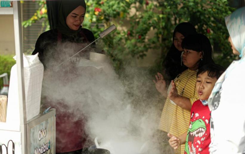 PPKM Level 1 Jawa-Bali, Warga Berburu Jajanan di Podomoro Golf View Depok - Bagian 3