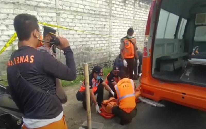 title 4 Pembunuh Pria di Denpasar Kabur ke NTT, Aniaya Korban hingga Bola Mata Lepas 4 Pembunuh Pria di Denpasar Kabur ke NTT, Aniaya Korban hingga Bola Mata Lepas