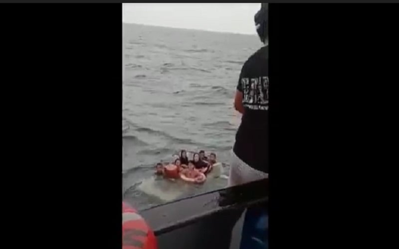 Detik-Detik KM Ladang Pertiwi Tenggelam, Korban Selamat: Kapal Dihantam Ombak hingga Oleng