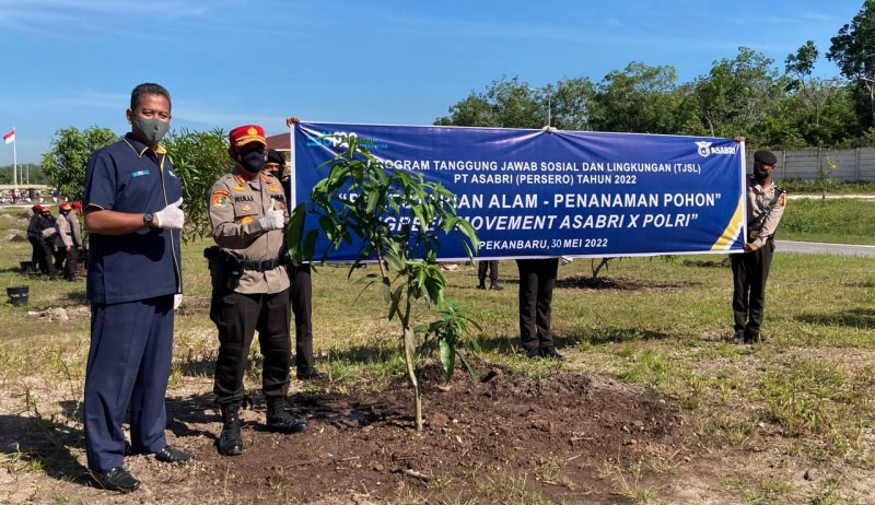 Dukung Pelestarian Alam, ASABRI Kolaborasi dengan Polda Riau Tanam Pohon