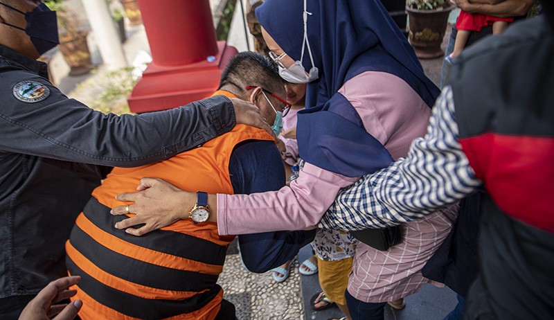 15 Eks Anggota DPRD Muara Enim Terdakwa Kasus Suap Dipindah ke Lapas Pakjo - Bagian 2