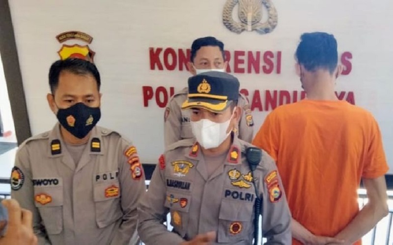 Diajak Pria Kencan, Waria Ini Malah Dikunci di Kamar lalu HP Dicuri