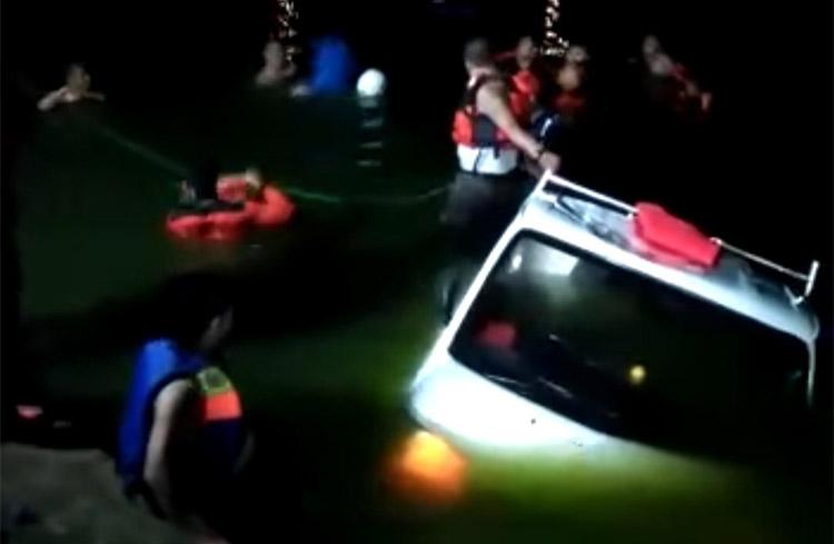 Ajari Bapak Nyetir, Pemuda Asal Pati Ini Tewas setelah Mobil Nyemplung Embung