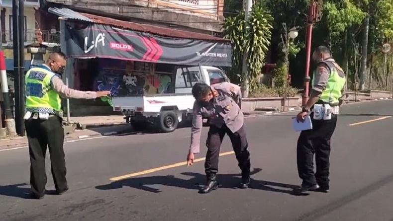 Suami Istri Boncengan Motor di Gianyar Kecelakaan Dekat Rumah, Keduanya Dilarikan ke RS