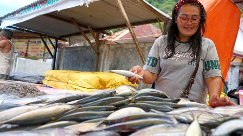 Pasokan dari Sulut Melimpah, Harga Ikan Segar di TPI Gorontalo Turun