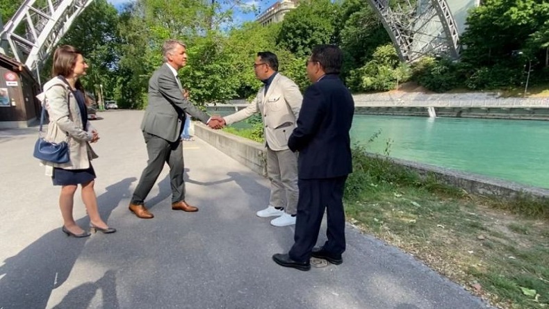 Wali Kota Bern Sampaikan Simpati ke Ridwan Kamil, Dukung Pencarian Emmeril di Sungai Aaree