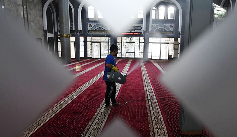 Persiapan Asrama Haji Pondok Gede Sambut Calon Jemaah - Bagian 1