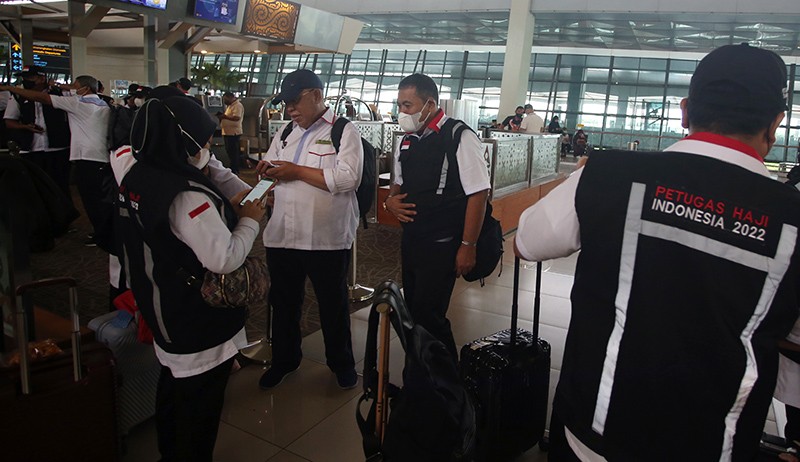 Ratusan Petugas Haji 2022 Gelombang Pertama Berangkat ke Tanah Suci - Bagian 2