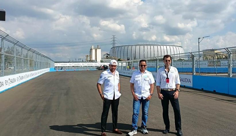 Gaya Anies Baswedan Naik Mobil Balap Formula E, Latar Belakang Stadion JIS - Bagian 3