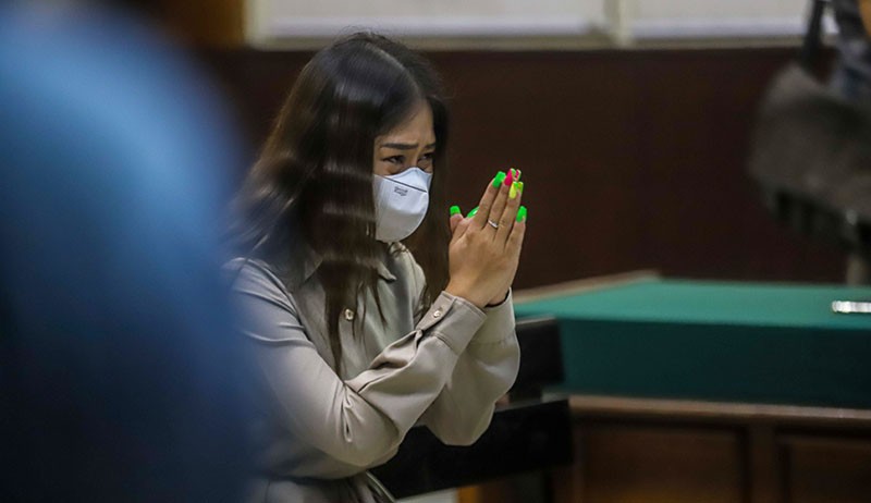 Tangisan Ayu Thalia di Persidangan karena Eksepsi Ditolak - Bagian 3