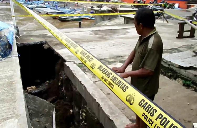 Banjir di Pantai Baron Gunungkidul Gerus Tanggul TPI hingga Ambles
