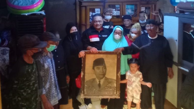 Cucu Marhaen di Bandung Bahagia Terima Bantuan Bedah Rumah pada Hari Lahir Pancasila 