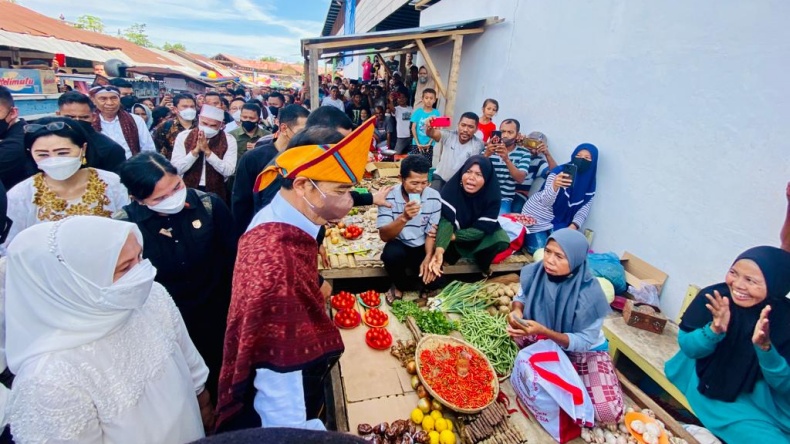 Dagangan Cabainya Dibeli Presiden Jokowi, Pedagang Pasar Mbongawani: Alhamdulillah