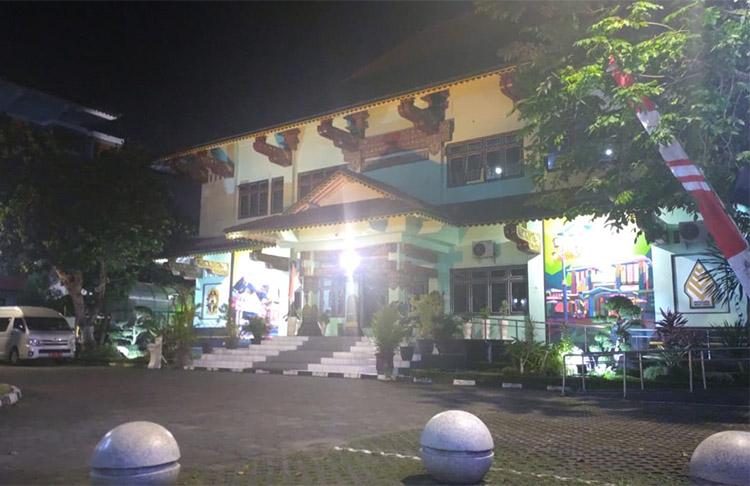 title Ruang Kerja Mantan Wali Kota Yogyakarta Disegel KPK Ruang Kerja Mantan Wali Kota Yogyakarta Disegel KPK