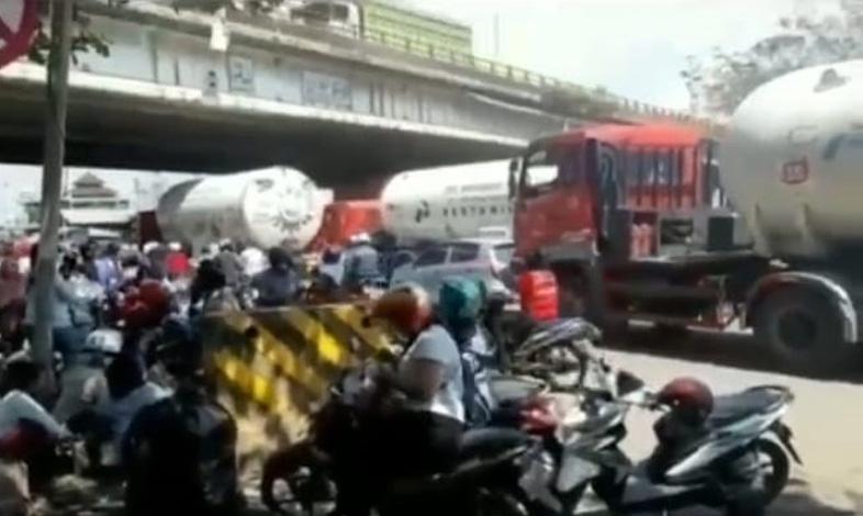 Hoaks Tanggul Tanjung Emas Kembali Jebol, Ratusan Buruh Pabrik Panik Berhamburan