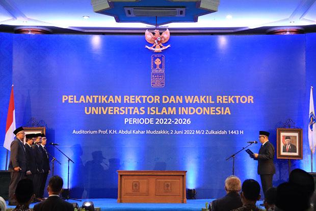  Prof Fathul Wahid Resmi Jadi Rektor UII 2022-2026