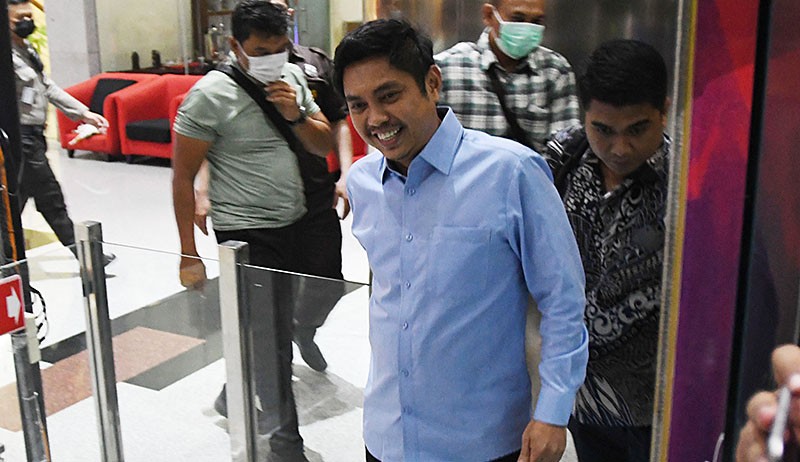 Ketua DPD PDIP Mardani H Maming Diperiksa KPK - Bagian 1