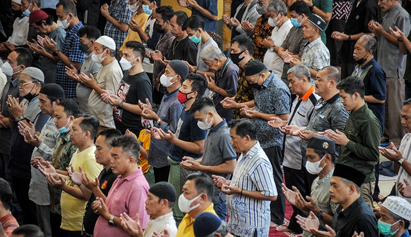 5.000 Umat Islam Salat Gaib Doakan Putra Ridwan Kamil, Emmeril Khan Mumtadz - Bagian 2