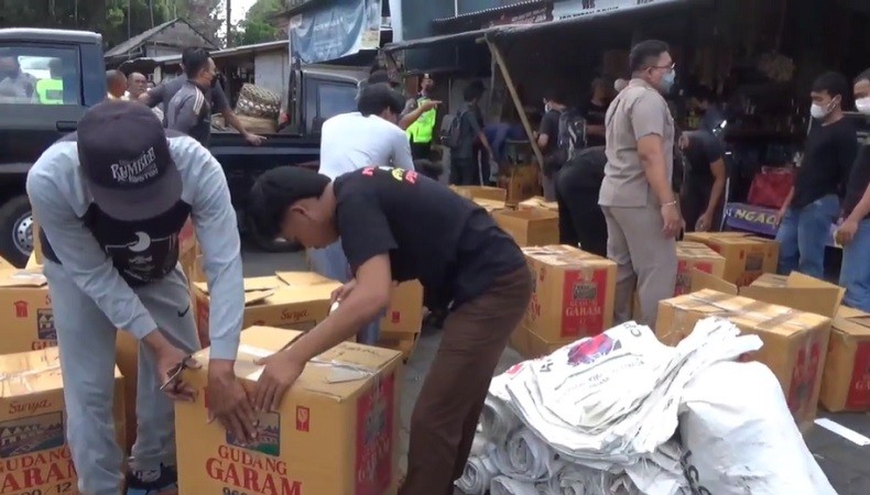Eksekusi Toko Kelontong di Gianyar, Barang-Barang Dikeluarkan Juru Sita Pengadilan