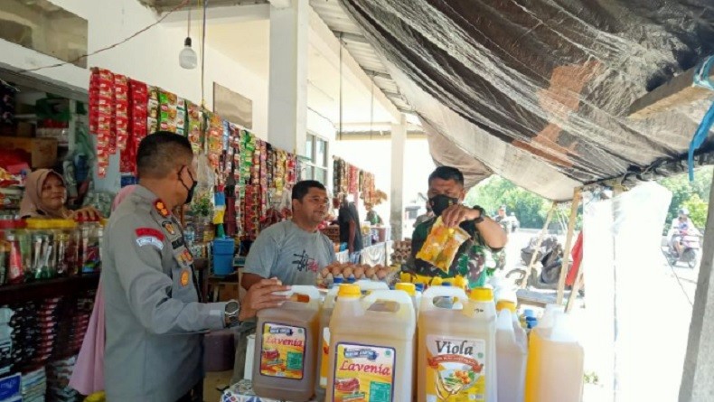 Sidak Pasar Ambon, Pangdam XVI/Pattimura Temukan Pedagang Jual Minyak Goreng di Atas HET