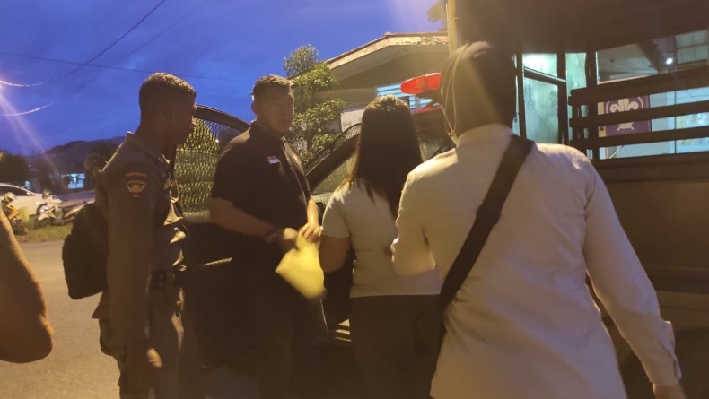 Satpol PP Amankan Perempuan, Diduga Pegawai Salon Plus-Plus