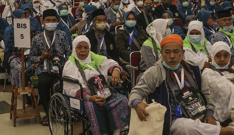 Foto-Foto Ratusan Calon Jemaah Haji Kloter 1 Berangkat ke Tanah Suci - Bagian 2