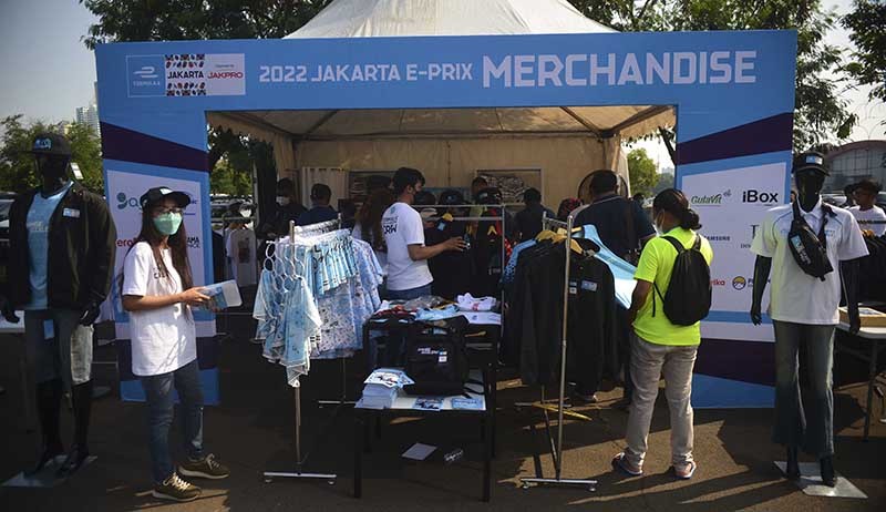 Merchandise Formula E Diburu Penonton - Bagian 1