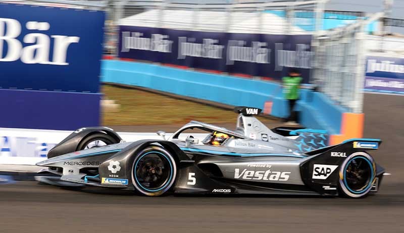 Aksi Pembalap Jaguar TCS Mitch Evans Juara 1 Formula E Jakarta - Bagian 3