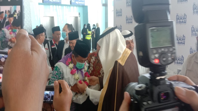 Suasana Haru Warnai Kedatangan Jemaah Kloter 1 Embarkasi Solo di Madinah