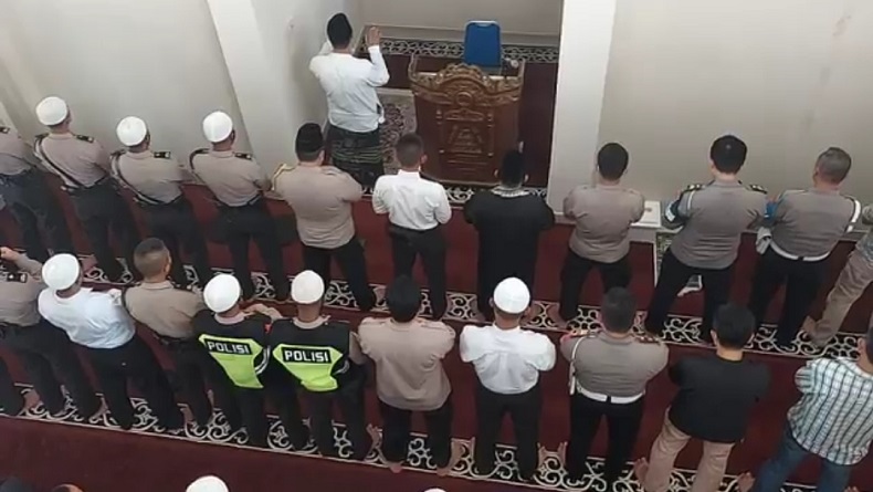 Ribuan Warga Tasikmalaya Gelar Sholat Gaib untuk Emmeril Putra Sulung Ridwan Kamil