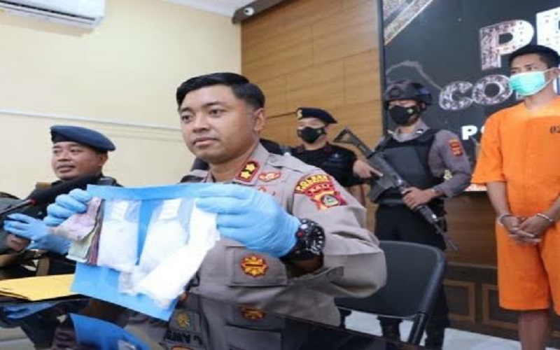 Ngaku Diperintah Teman dengan Upah Rp8 Juta, Penumpang Travel Selundupkan Sabu ke Bali