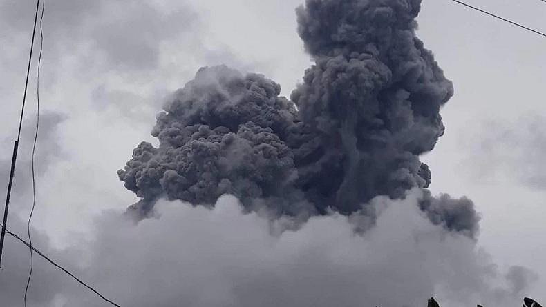 Gunung Api di Filipina Timur Semburkan Awan Gelap, Waspada Letusan Susulan