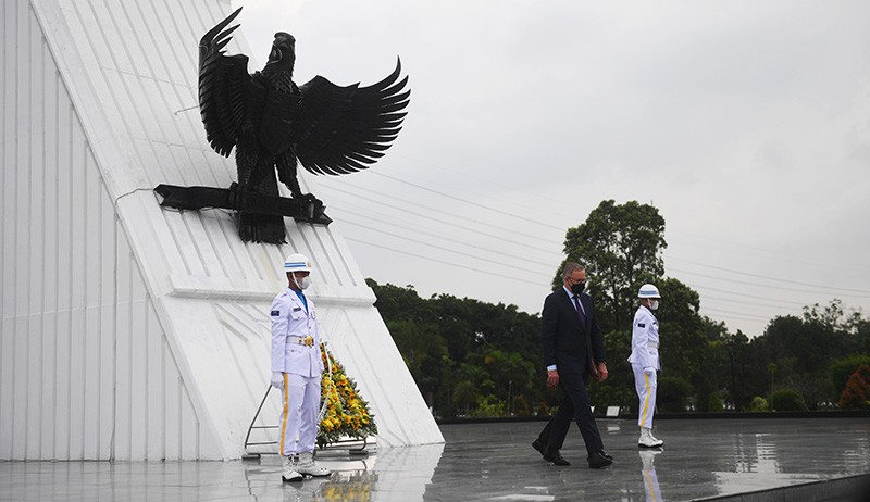 PM Australia Anthony Albanese Ziarah ke Taman Makam Pahlawan Kalibata - Bagian 2